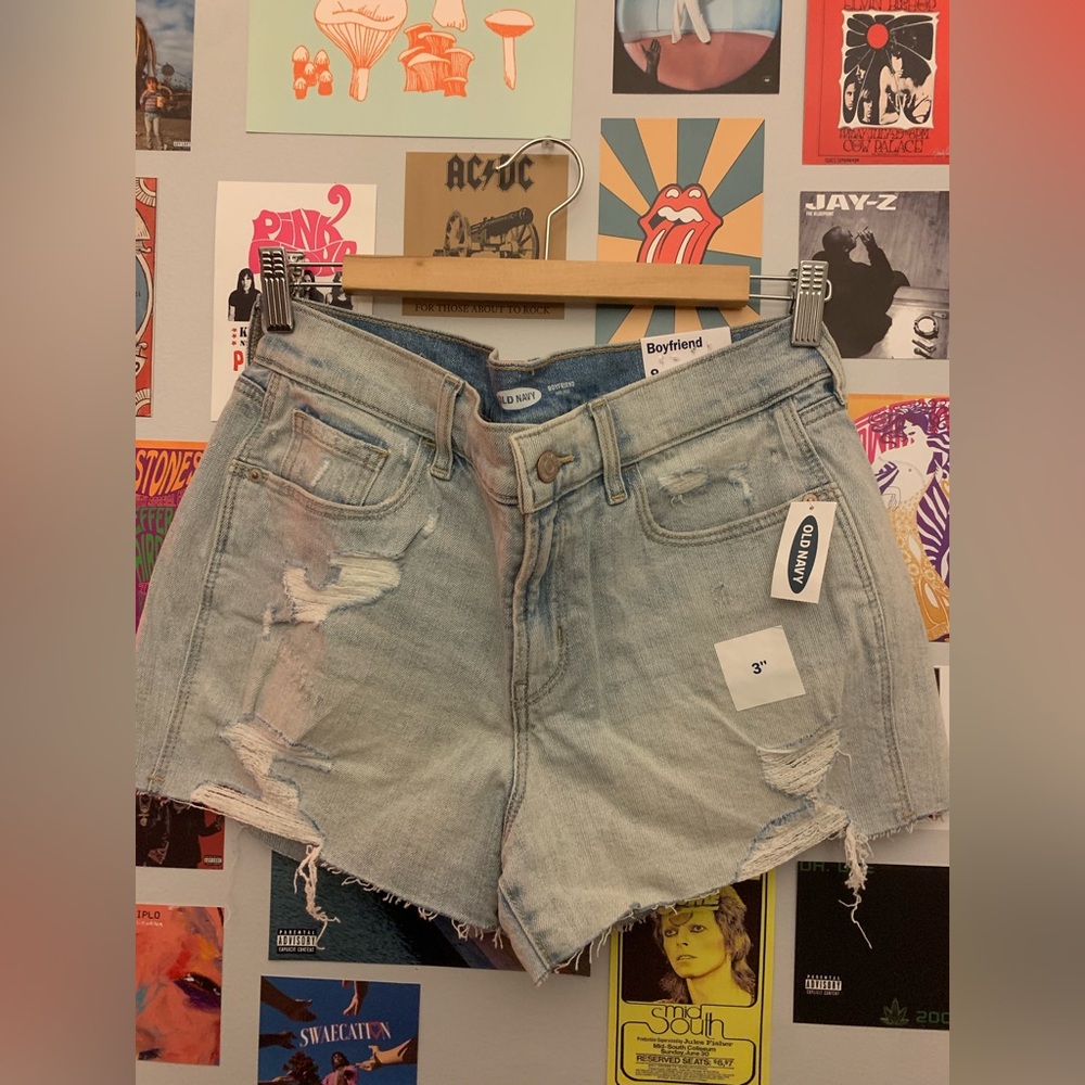 Old Navy, Mid Rise Boyfriend shorts, Size 8, 3” inseam